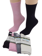 Women's Bamboo Crew Socks in a Classic Diamond Argyle Pattern