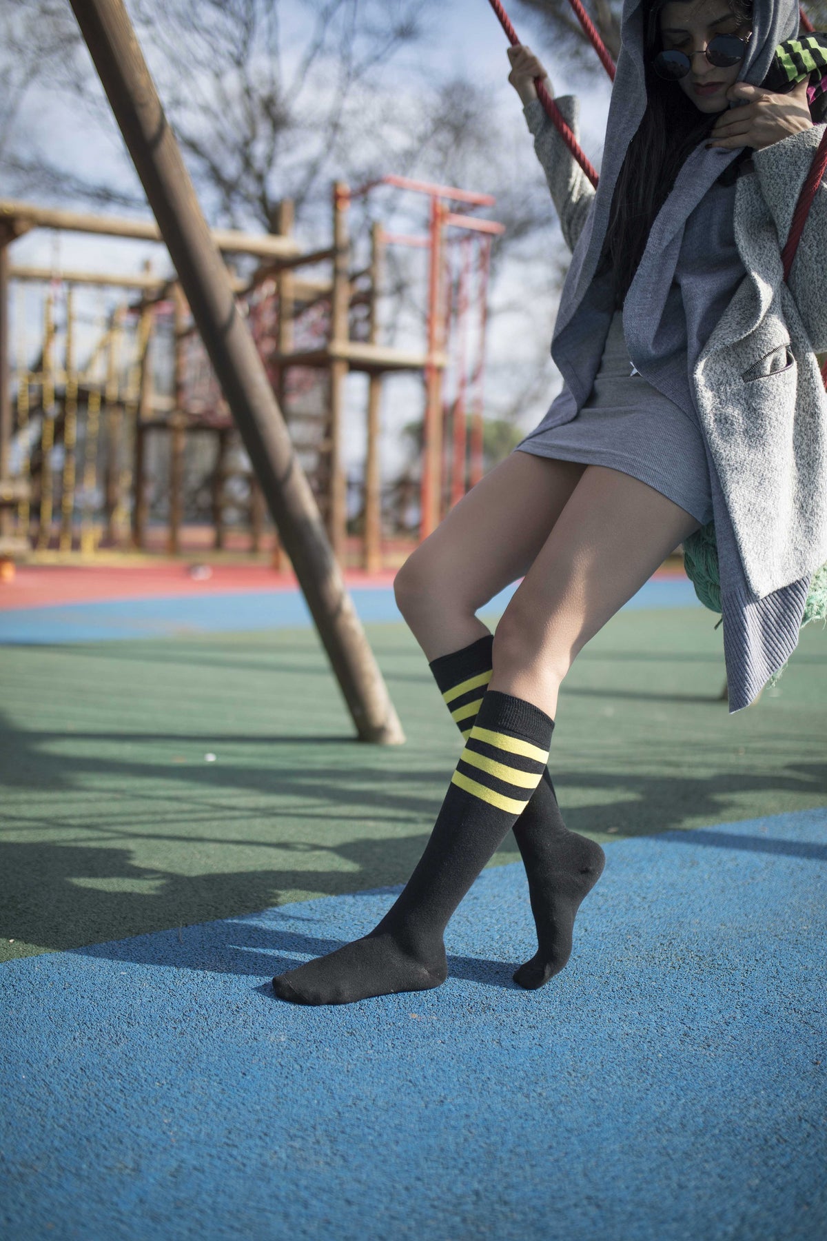 Women's Black Lemon Stripe Knee High Socks